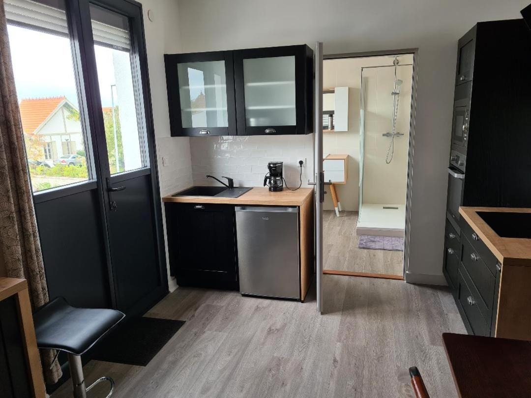 Le Fetilly Avec Parking Privatif Et Climatisation Apartment