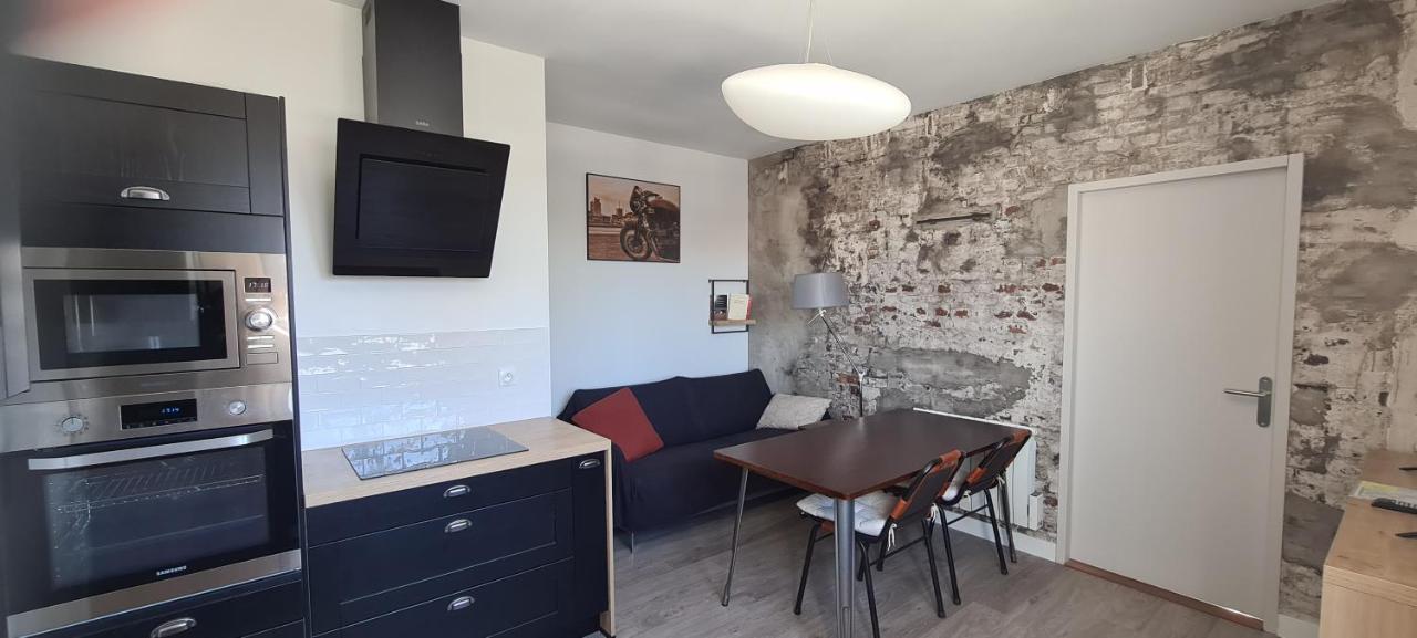 Le Fetilly Avec Parking Privatif Et Climatisation Apartment